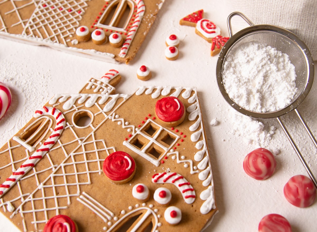 Jo Malone London gingerbread house